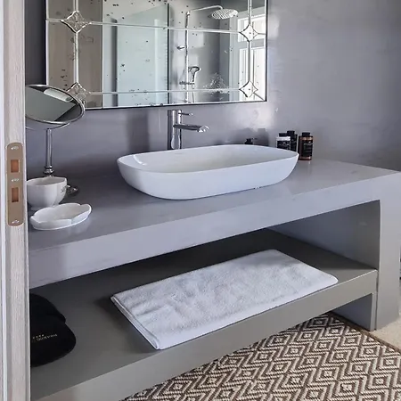 Ibti, 6 Bedrooms, 20m Private Pool Sea View * Galissas